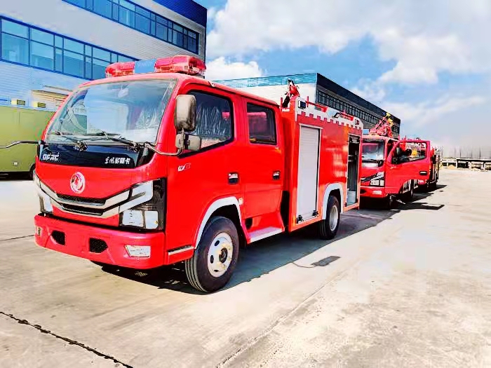  东风牌  国六2.5吨水罐消防车